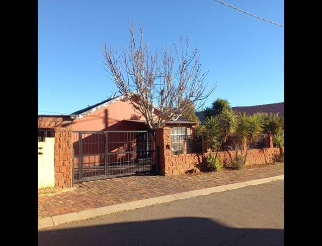 3 BEDROOM HOUSE FOR SALE IN ENNERDALE EXT 5